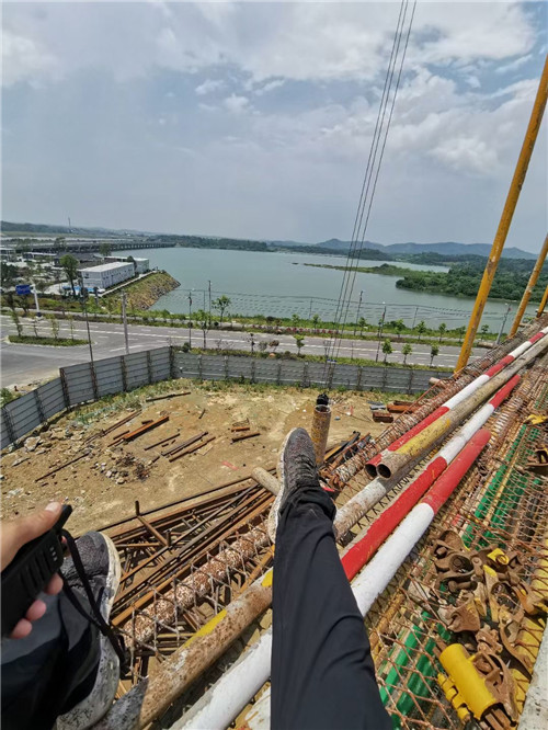 肥东县作业中发生设备损坏或人员意外，责任怎么划分？